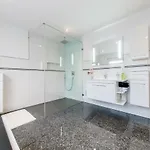 6815 Privat Room With Own Bath Room