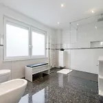 6815 Privat Room With Own Bath Room